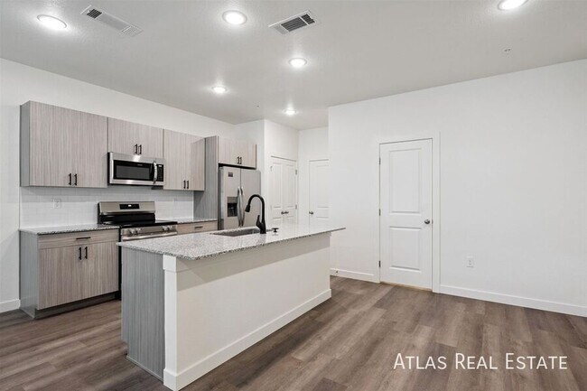 Building Photo - 657 Coney Aly