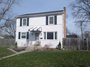 Building Photo - 1523 Curdes Ave