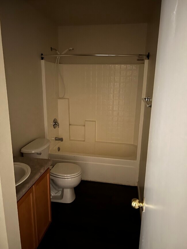 Foto del edificio - 1253 Lullabrooke Ct