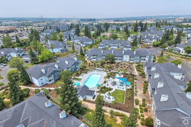 Building Photo - Rosemeade at Olympus Pointe