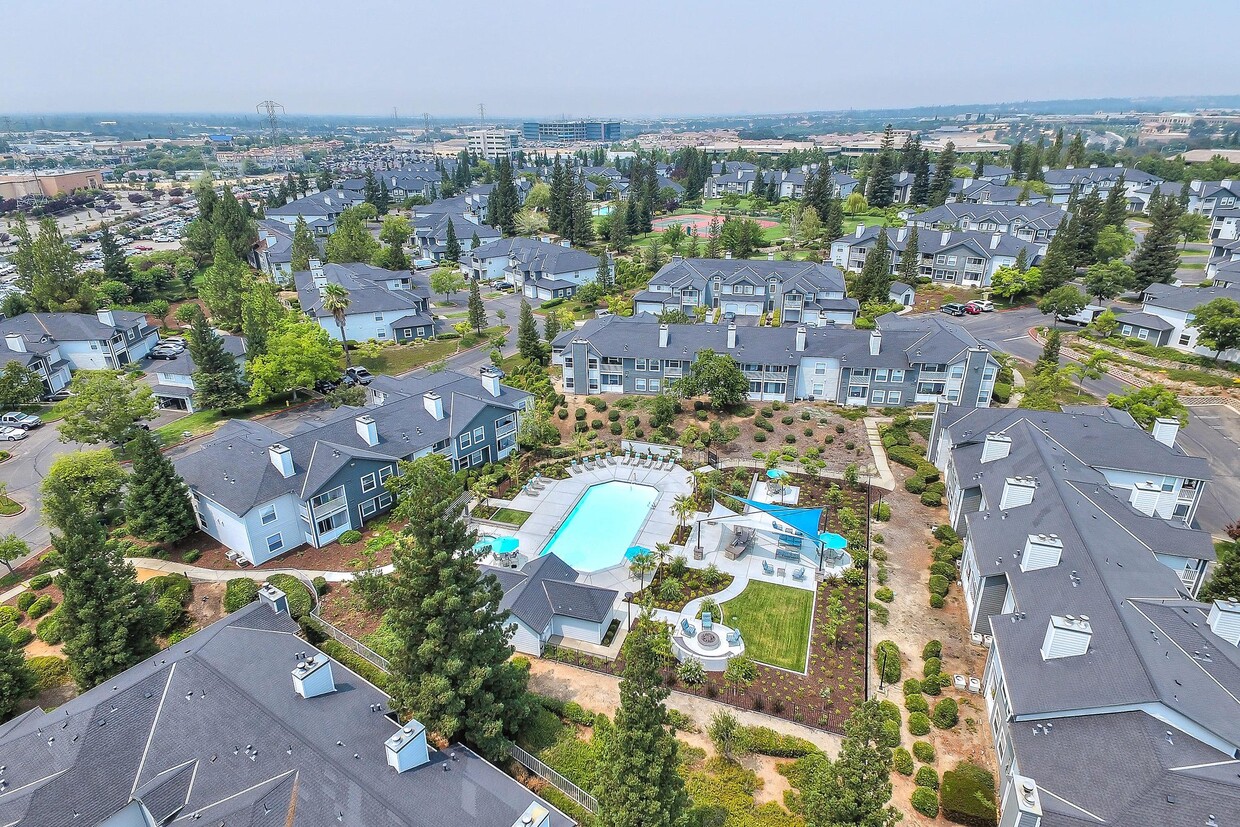 Primary Photo - Rosemeade at Olympus Pointe