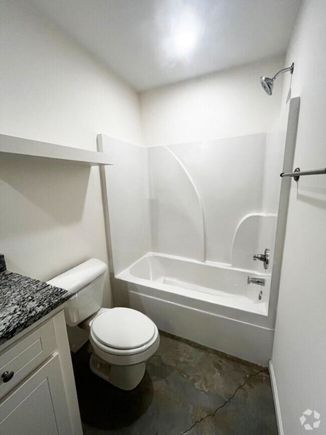 Building Photo - 246 Skylane Dr