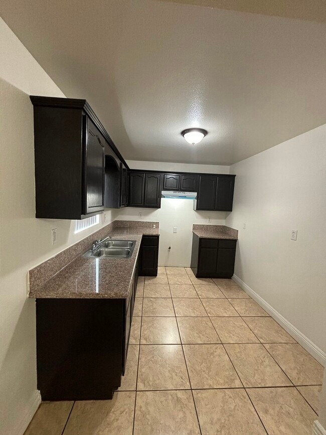 Foto del edificio - 1602 E 92nd St