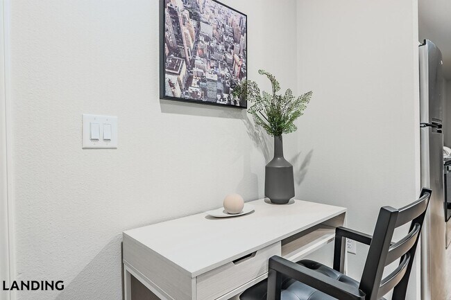 Foto del edificio - 1650 Harris Hill Rd