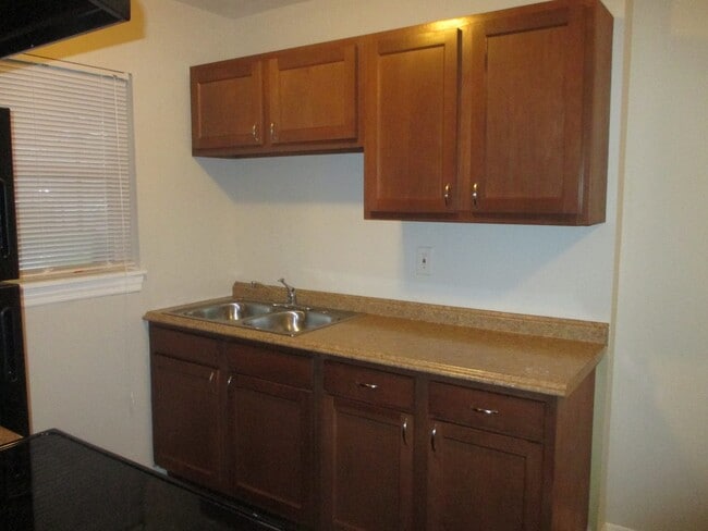 Foto del edificio - 3 Bedroom home in Sherwood Forest - VOUCHE...