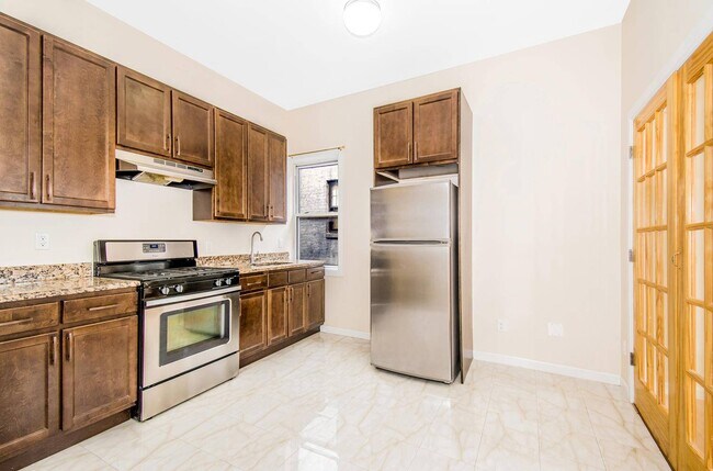 Building Photo - 1053 Morris Park Ave
