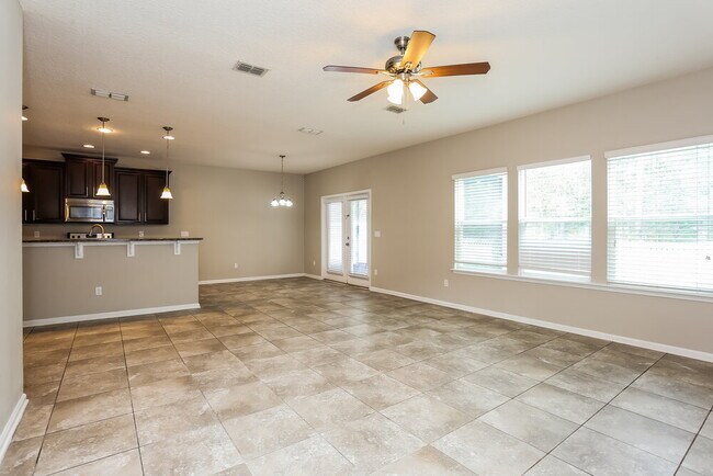 Building Photo - 646 Drysdale Dr