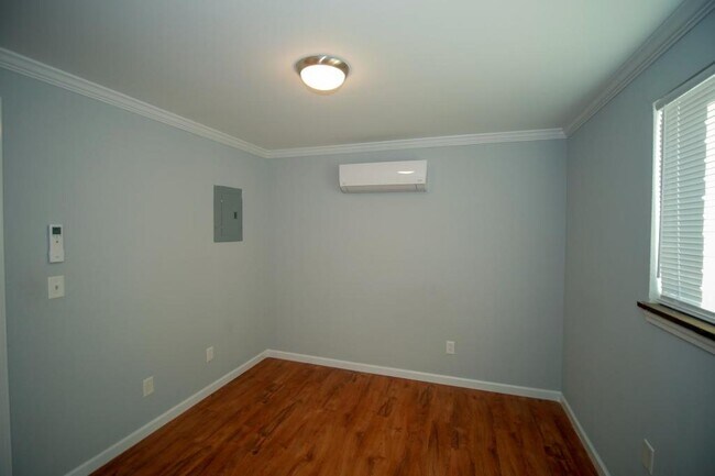 Foto del edificio - 335 Clover Avenue