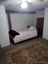 Building Photo - 8012 N Oriole Ave