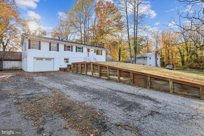 Building Photo - 1506 Widows Mite Rd