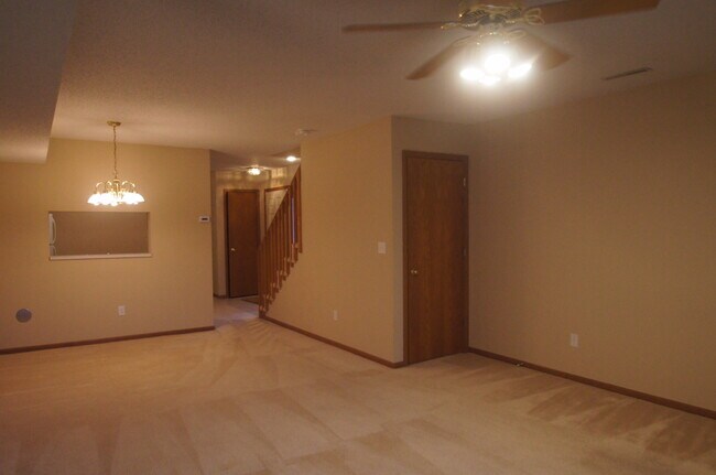 Foto del edificio - 935 Grand Avenue Ct