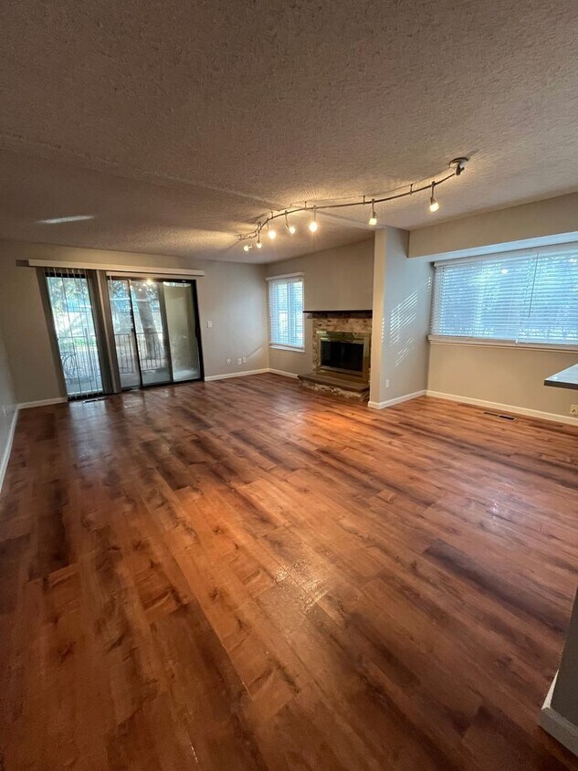 Foto principal - 2315 Roundhouse Rd