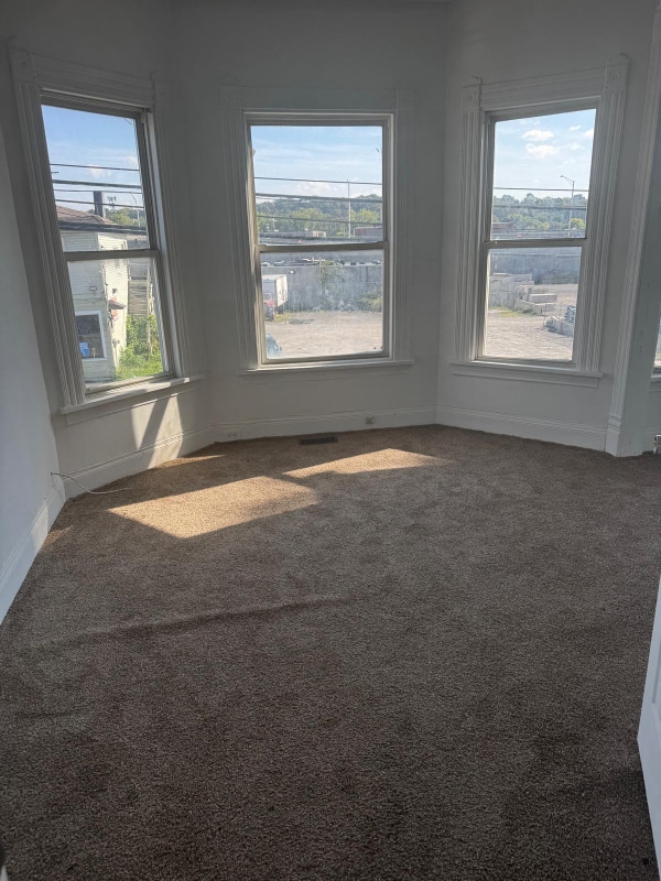 Foto del edificio - 827-829 Burnet Ave