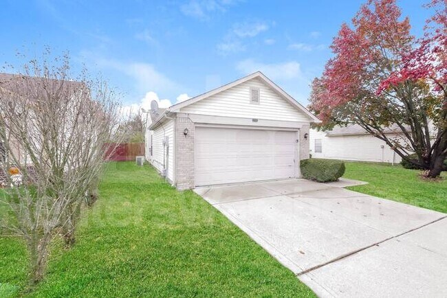 Building Photo - **RENT SPECIAL & PRICE DROP!** Newly Renov...