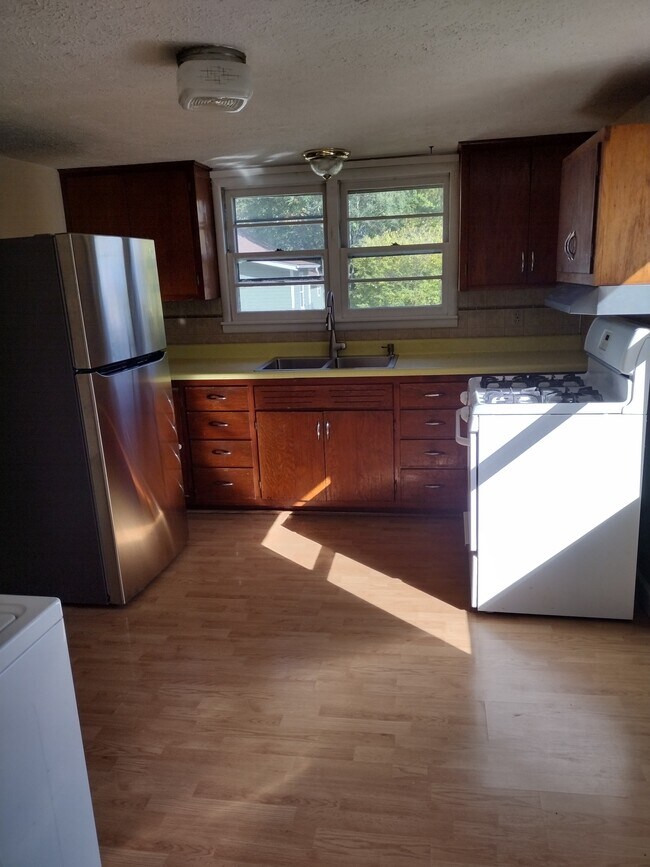 Foto del edificio - 705 W 13th St