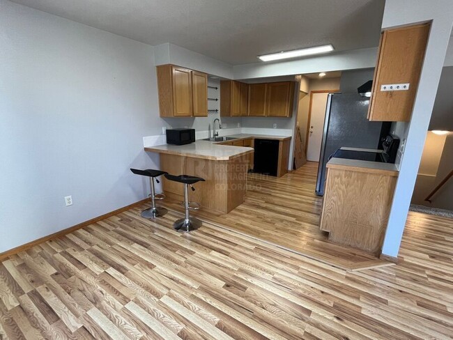 Foto del edificio - 1044 Winona Cir