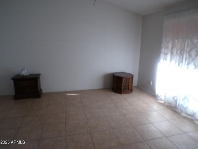 Foto del edificio - 5323 W North Ln