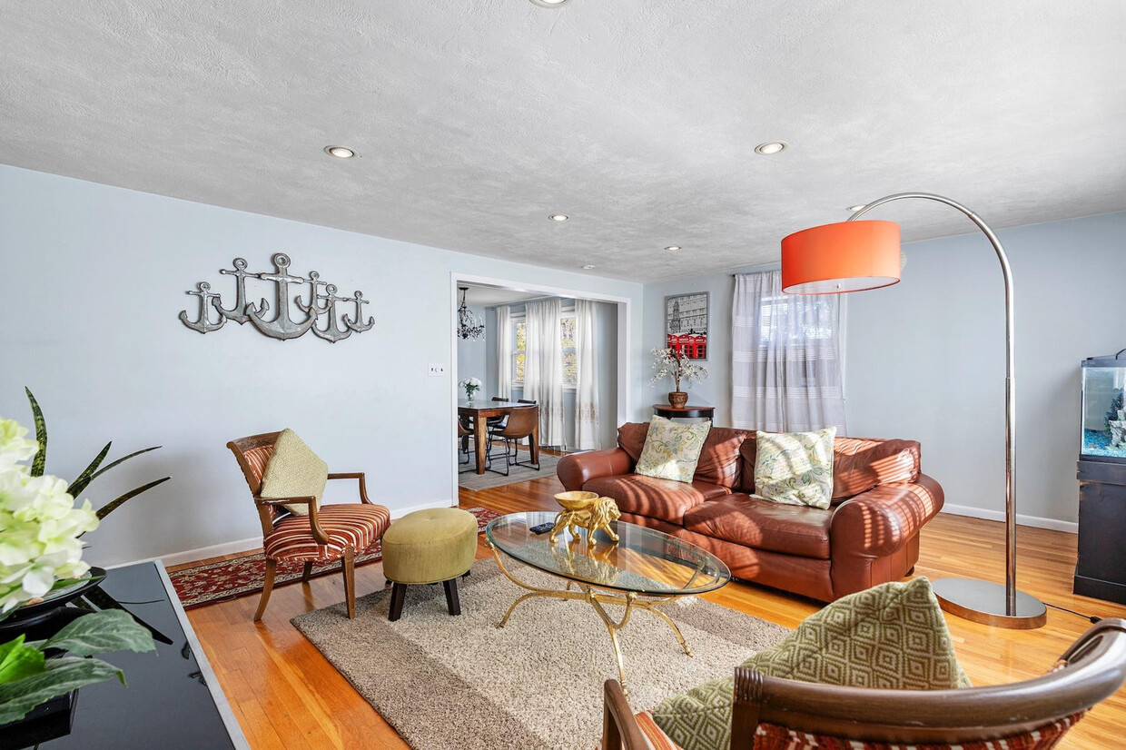 Primary Photo - 67 Brookline St