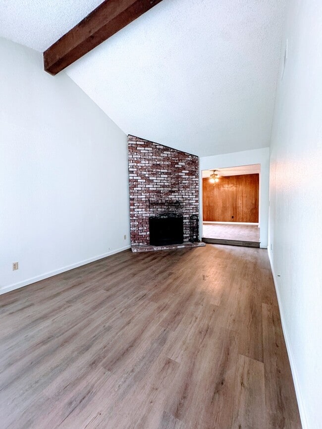 Building Photo - 2441 Larkspur Ln