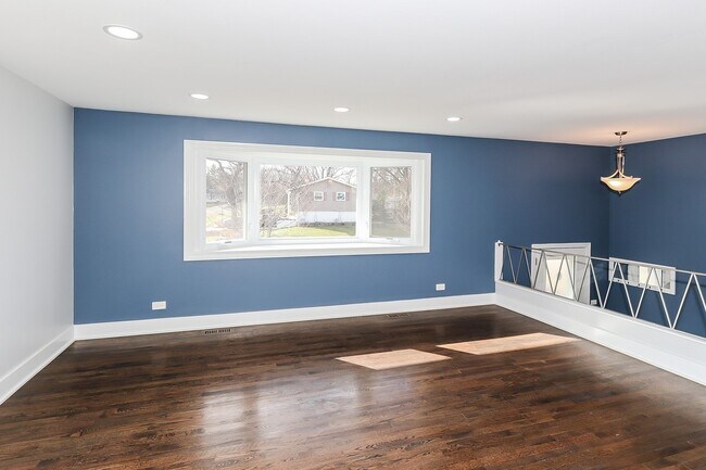 Building Photo - 1514 Bates Ln