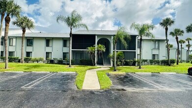 Building Photo - 1006 Green Pine Blvd