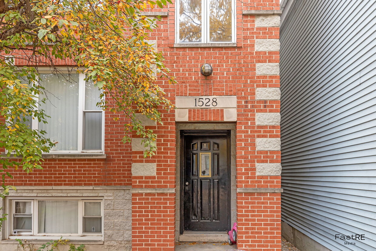 Primary Photo - 1528 W Chestnut St