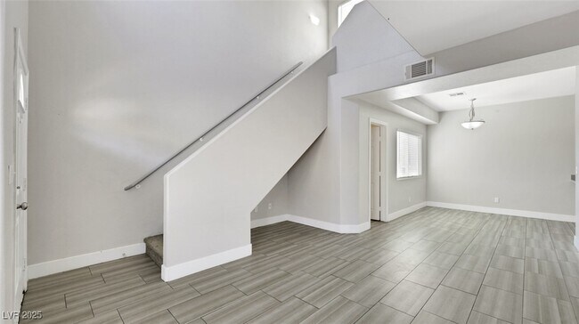 Foto del edificio - 493 Parrot Beak St