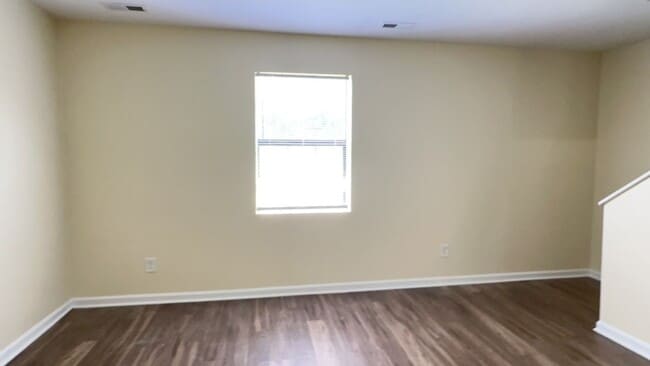 Building Photo - Two-story townhome duplex available in Dur...