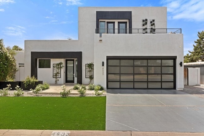 Photo - 4533 E Devonshire Ave House