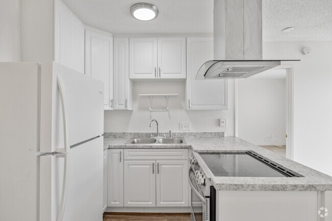 Building Photo - La Casa Balboa