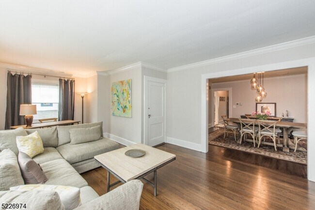 Foto del edificio - 34 Oakwood Ave
