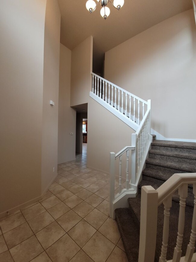Building Photo - Beautiful 5 bedroom 3 bath home in Lebanon