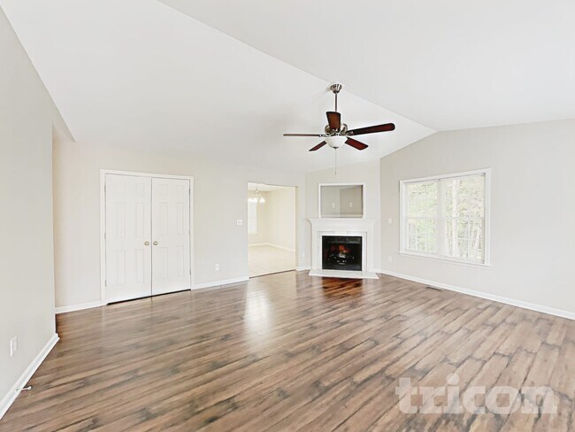 Building Photo - 3012 Brittany Dr