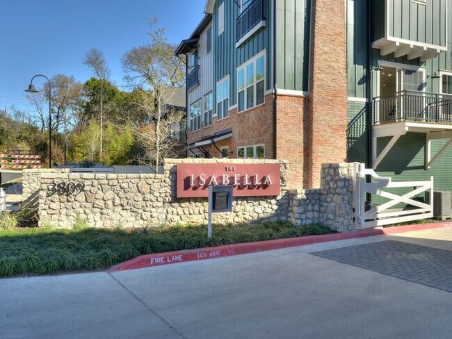 Foto del edificio - Stunningly sophisticated 3 level condo con...