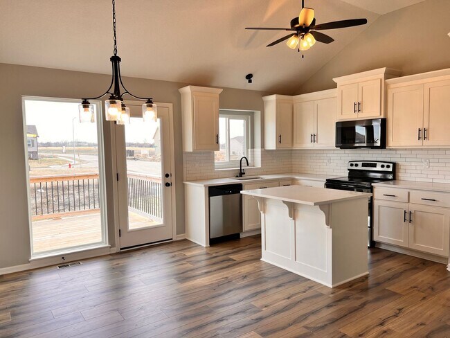Building Photo - Coming Soon-Beautiful Home in Quite Neighb...