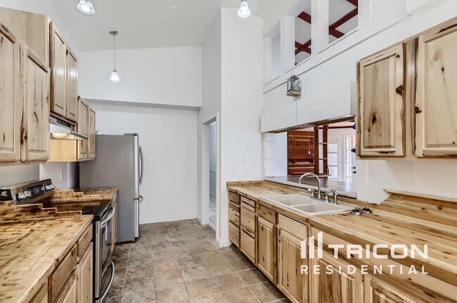 Foto del edificio - 6525 W Sierra St