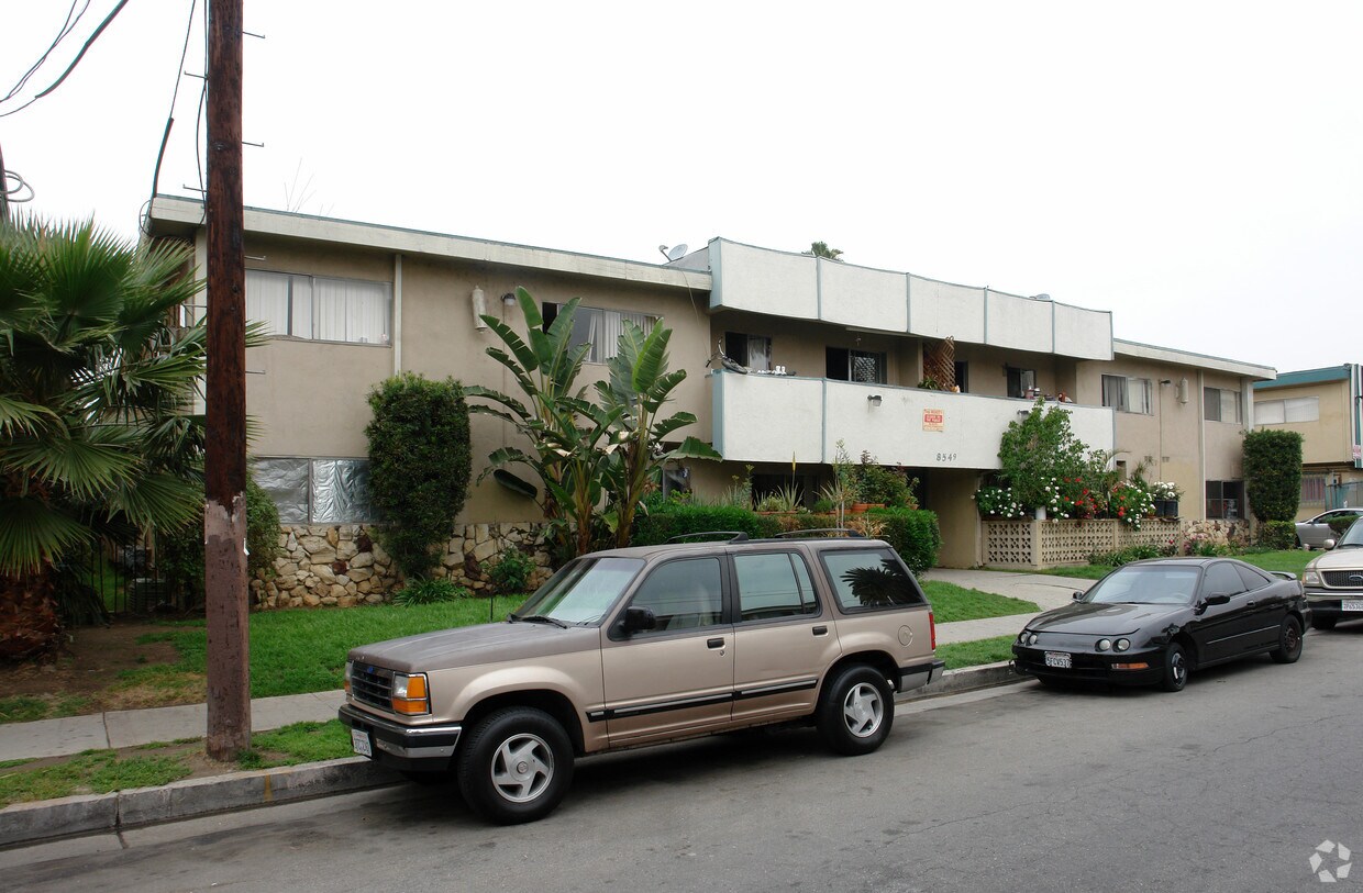 8549 ¡Willis ¡alejado - 8549 Willis Ave