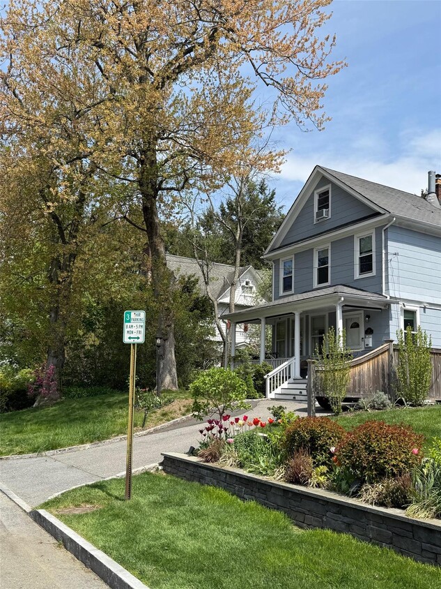 Building Photo - 64 Columbia Ave
