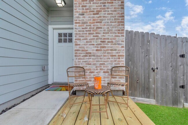 Building Photo - 3021 Elysian St