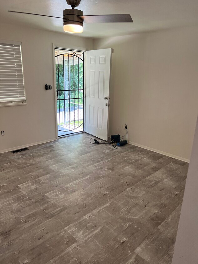 Foto principal - 3924 Casper Ave