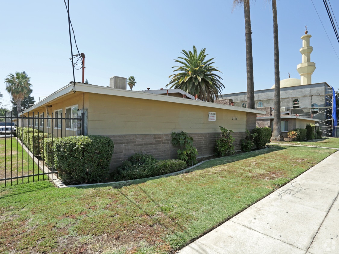 2127 E Shaw Ave, Fresno, CA 93710 Apartments in Fresno, CA