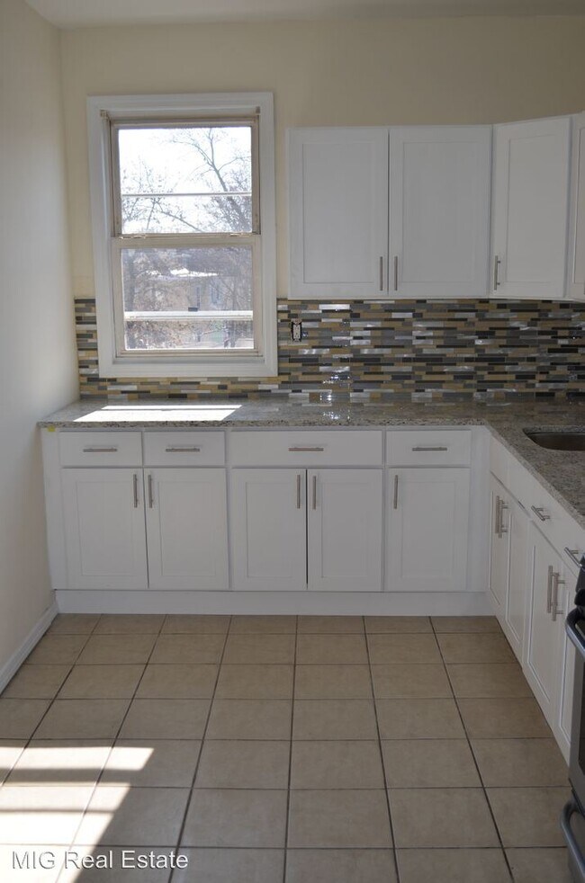 Building Photo - 43 Schuyler St