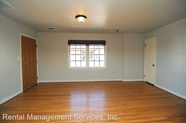 Building Photo - 1 br, 1 bath House - 5400 NE 30th Ave #305