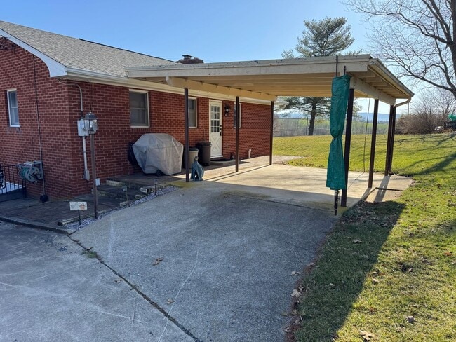 Building Photo - Charming 2-Bedroom Home for Rent in Timberville, VA