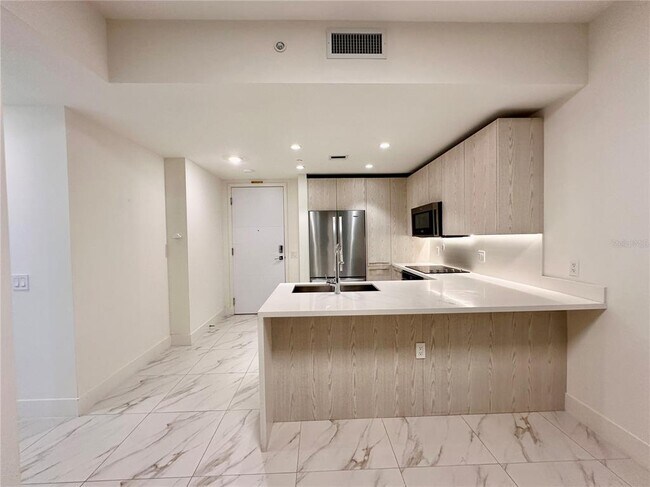 Building Photo - 2000 Metropica Wy