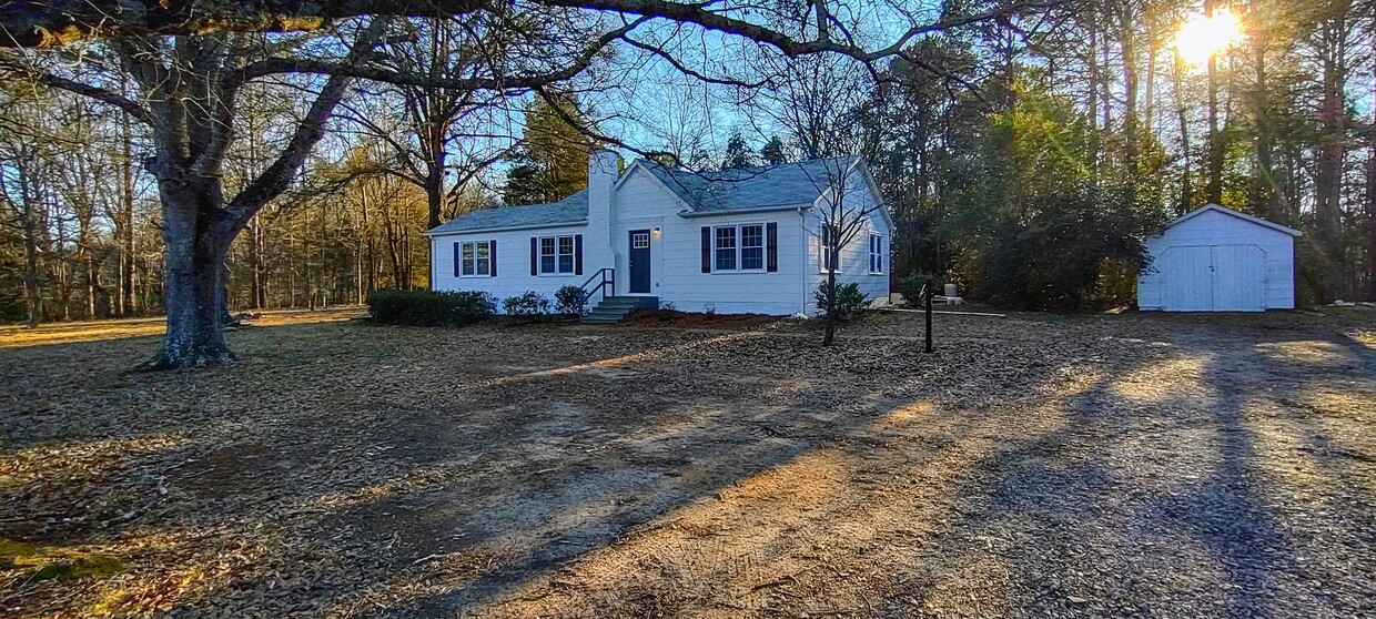 Primary Photo - 2575 Charlotte Hwy