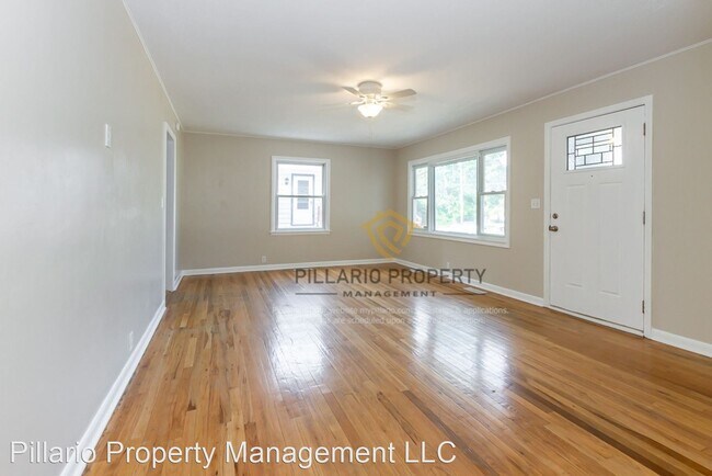 Building Photo - 3 br, 1 bath House - 2227 W 9th St. Anderson