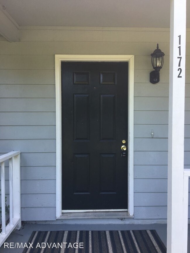 Building Photo - 3 br, 2 bath House - 1172 Sheffield Ct