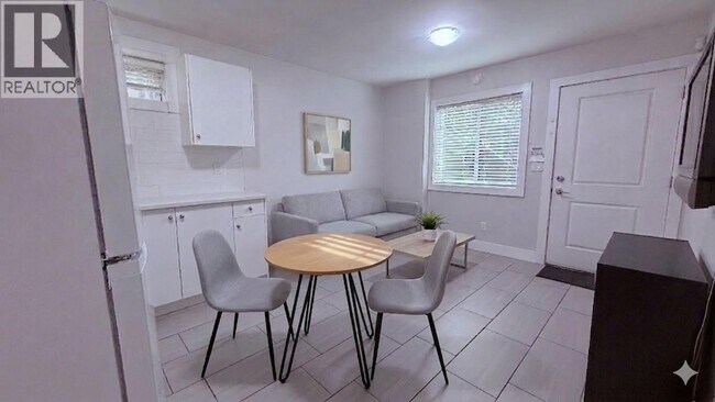 Photo du bâtiment - basement-6356 LAKEVIEW AVENUE