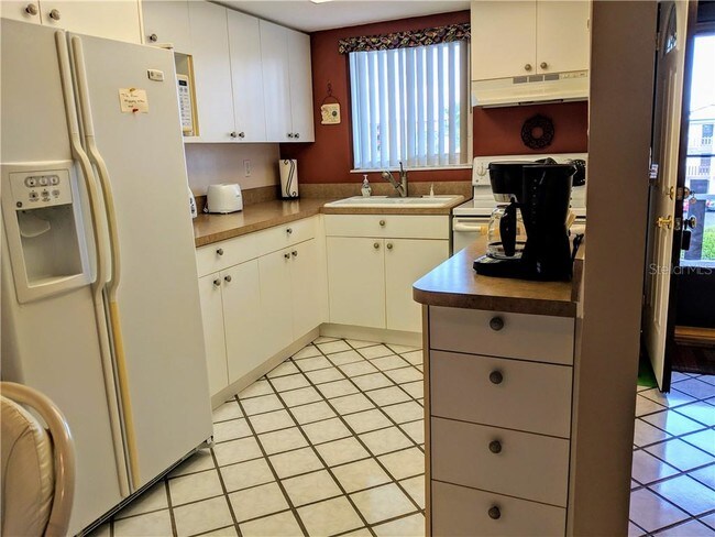 Foto del edificio - 4240 Heron Way